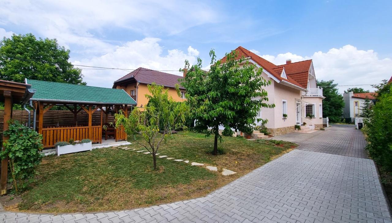 White Apartment Keszthely Luaran gambar